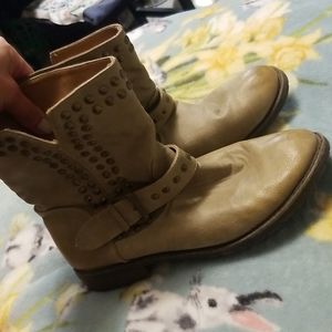Bamboo Studded Distressed Ankle Boots Size…